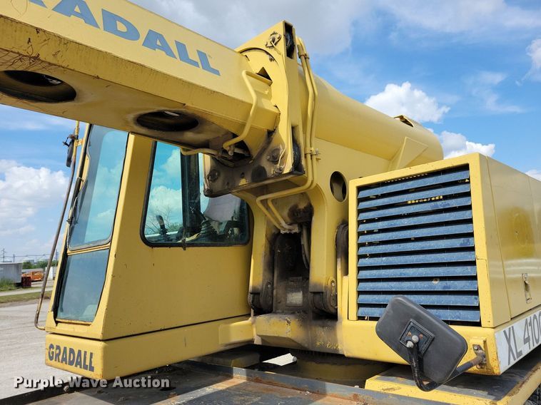 image for item IQ9920 1999 Gradall XL4100  wheeled excavator
