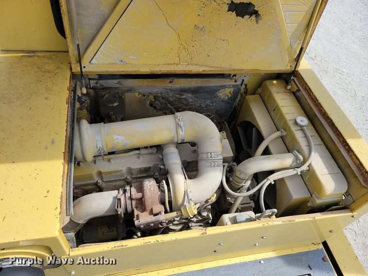 image for item IQ9920 1999 Gradall XL4100  wheeled excavator