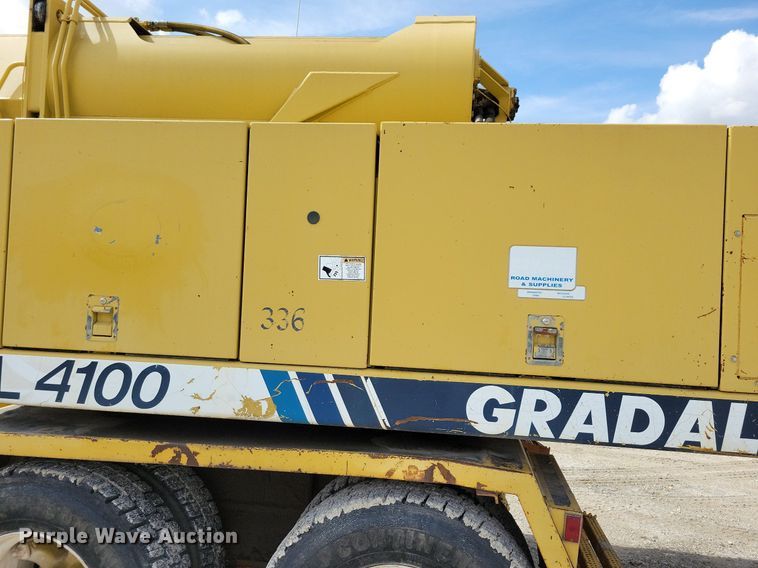 image for item IQ9920 1999 Gradall XL4100  wheeled excavator