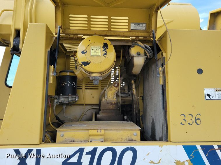 image for item IQ9920 1999 Gradall XL4100  wheeled excavator