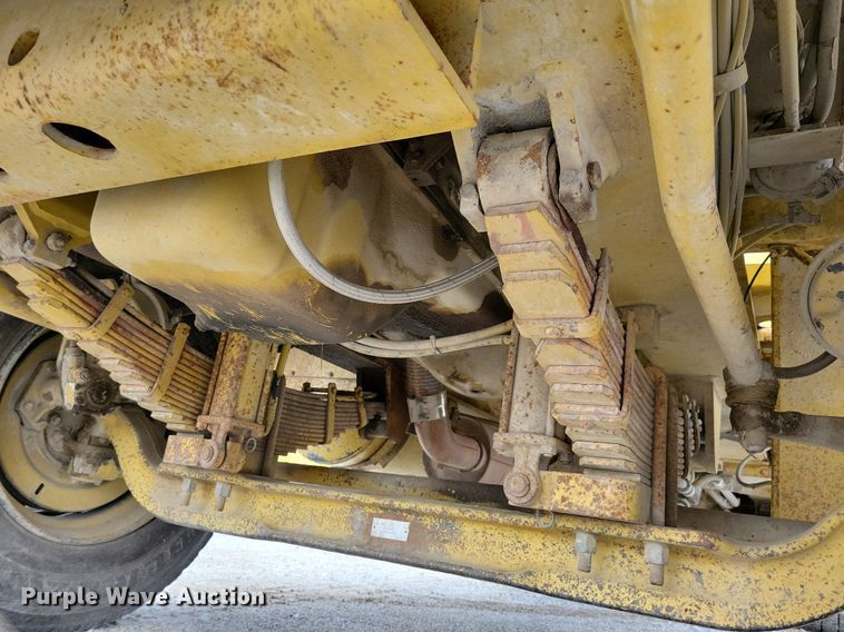 image for item IQ9920 1999 Gradall XL4100  wheeled excavator