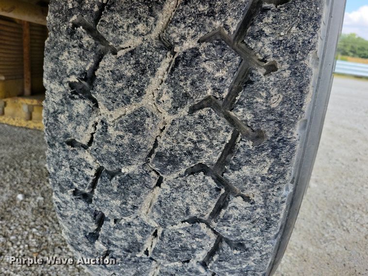 image for item IQ9920 1999 Gradall XL4100  wheeled excavator