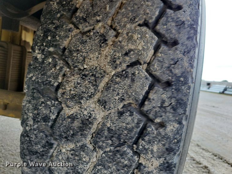 image for item IQ9920 1999 Gradall XL4100  wheeled excavator