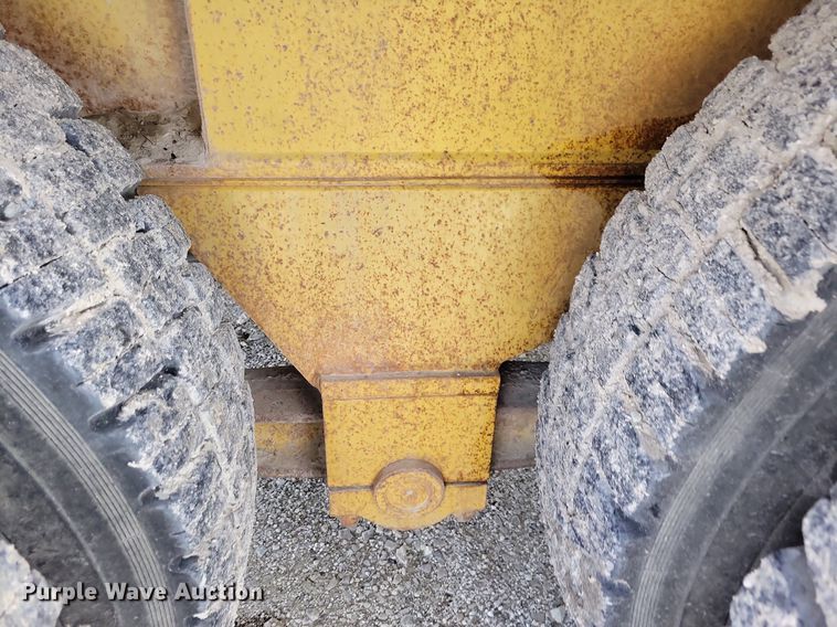 image for item IQ9920 1999 Gradall XL4100  wheeled excavator