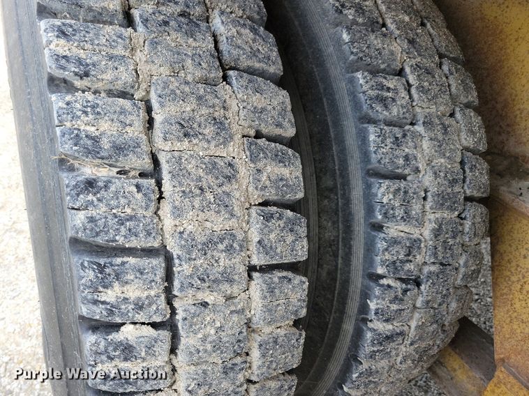 image for item IQ9920 1999 Gradall XL4100  wheeled excavator