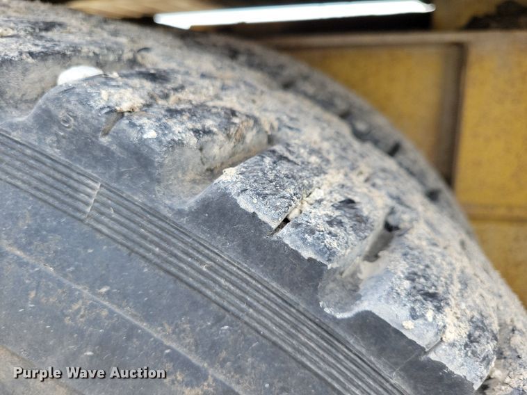 image for item IQ9920 1999 Gradall XL4100  wheeled excavator