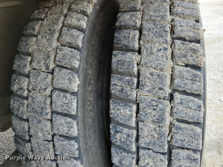 image for item IQ9920 1999 Gradall XL4100  wheeled excavator