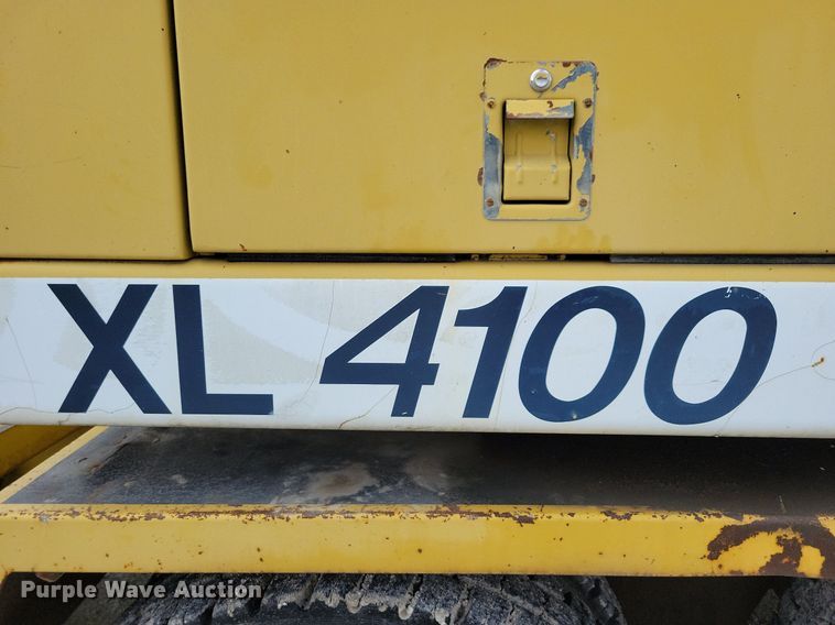 image for item IQ9920 1999 Gradall XL4100  wheeled excavator
