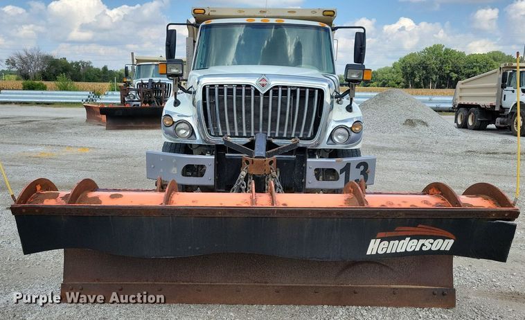 image for item IQ9921 2014 International WorkStar 7400  dump truck