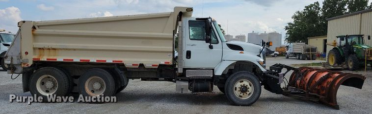 image for item IQ9921 2014 International WorkStar 7400  dump truck