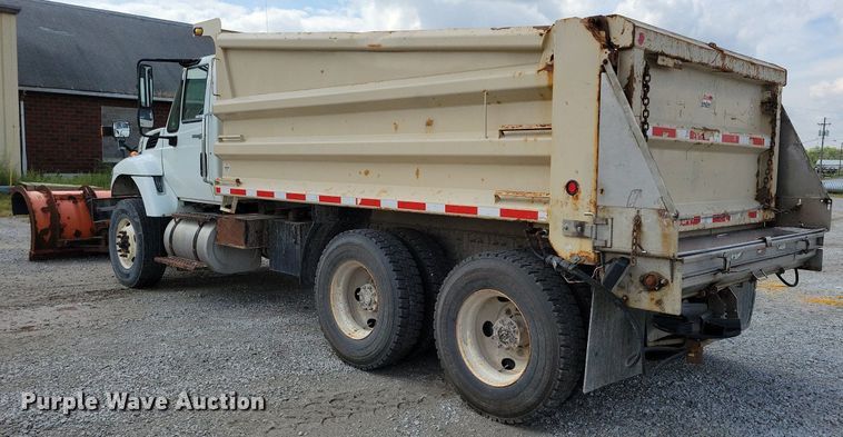 image for item IQ9921 2014 International WorkStar 7400  dump truck