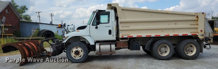 image for item IQ9921 2014 International WorkStar 7400  dump truck