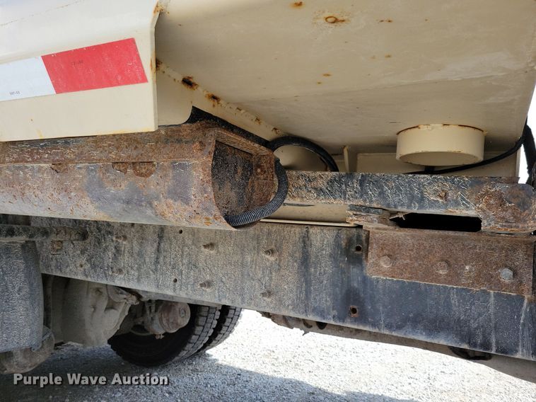 image for item IQ9921 2014 International WorkStar 7400  dump truck