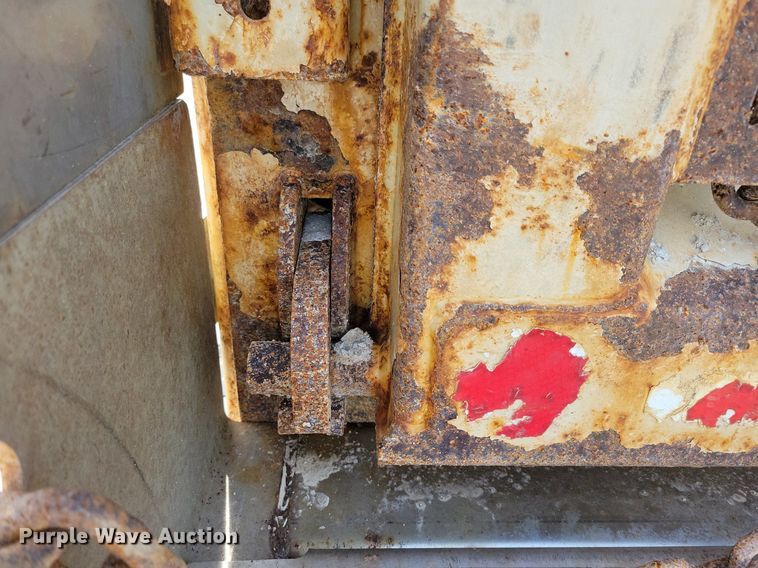 image for item IQ9921 2014 International WorkStar 7400  dump truck