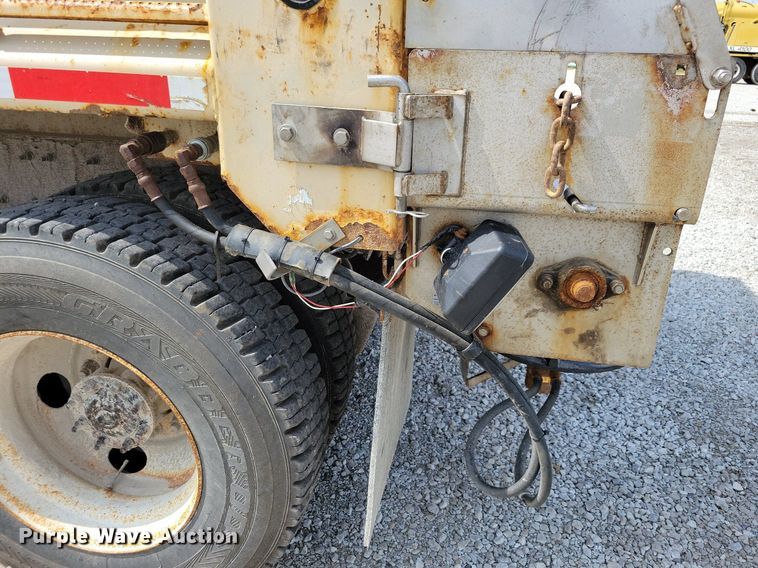 image for item IQ9921 2014 International WorkStar 7400  dump truck