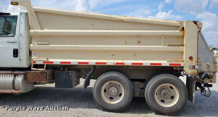 image for item IQ9921 2014 International WorkStar 7400  dump truck