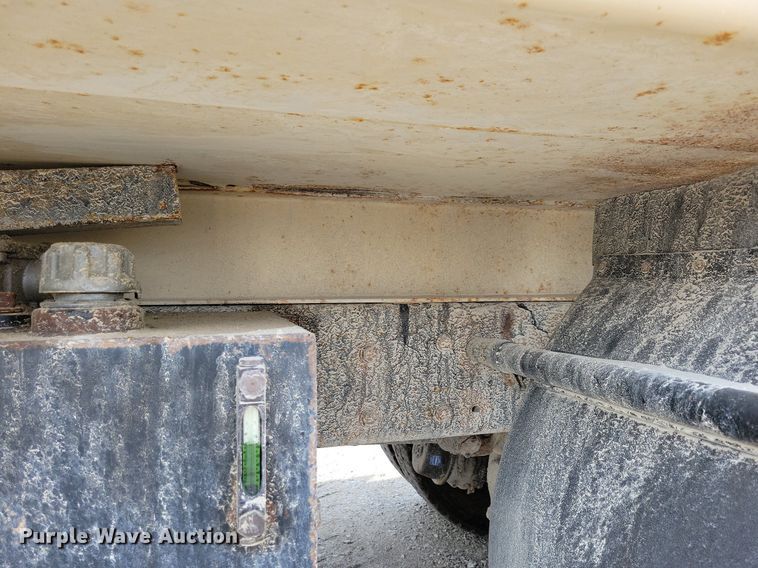 image for item IQ9921 2014 International WorkStar 7400  dump truck