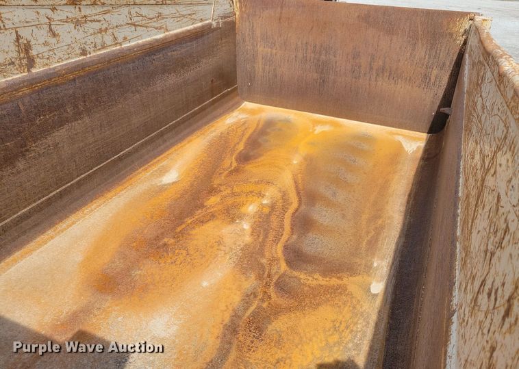 image for item IQ9921 2014 International WorkStar 7400  dump truck