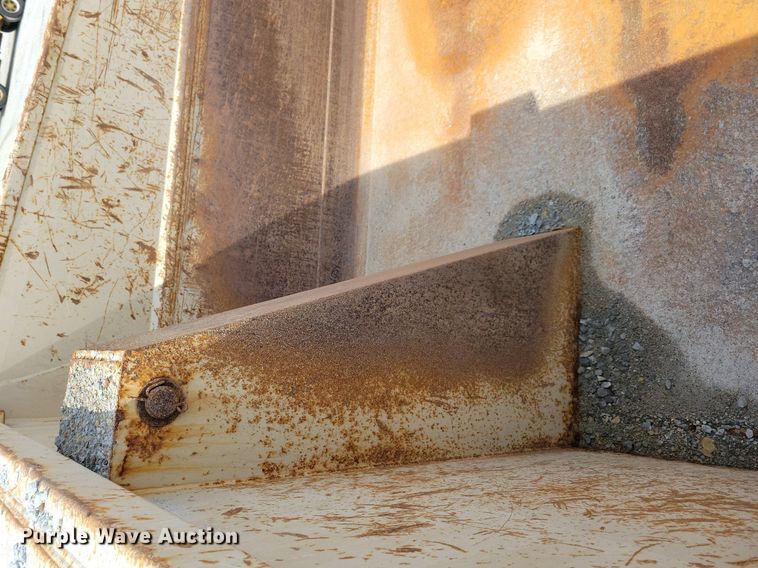 image for item IQ9921 2014 International WorkStar 7400  dump truck