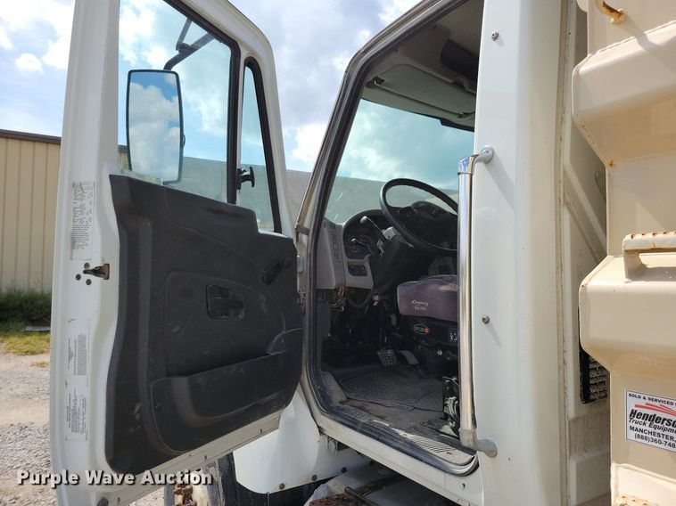 image for item IQ9921 2014 International WorkStar 7400  dump truck