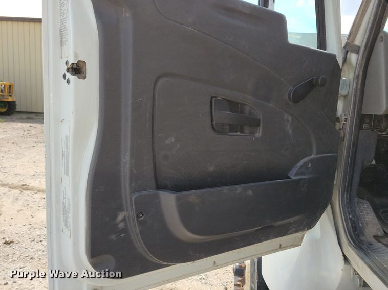 image for item IQ9921 2014 International WorkStar 7400  dump truck