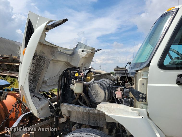 image for item IQ9921 2014 International WorkStar 7400  dump truck