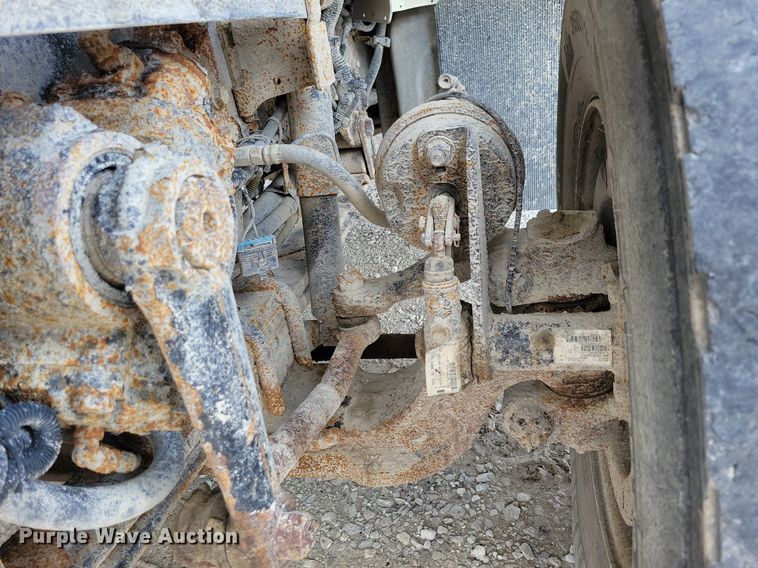 image for item IQ9921 2014 International WorkStar 7400  dump truck