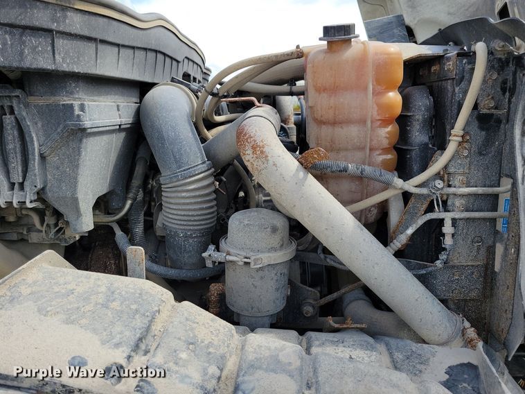 image for item IQ9921 2014 International WorkStar 7400  dump truck