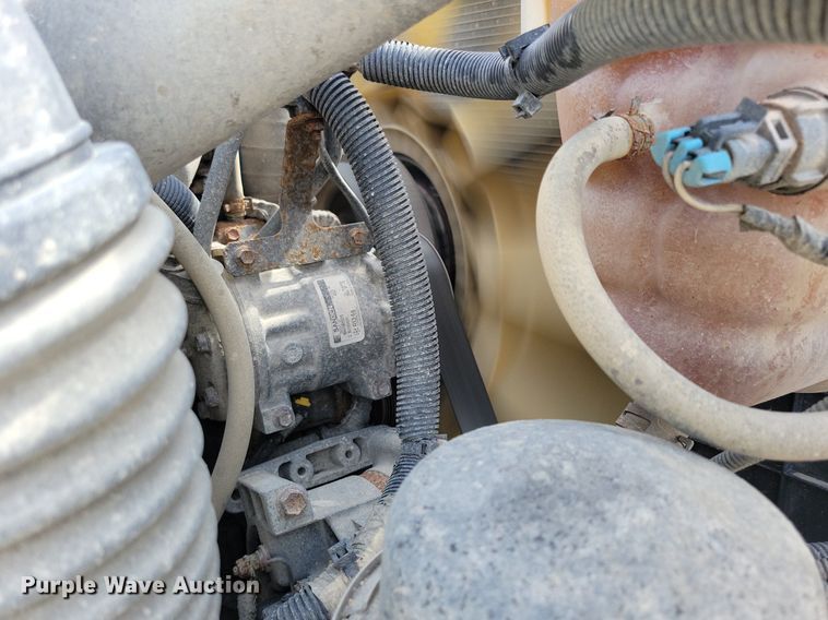 image for item IQ9921 2014 International WorkStar 7400  dump truck