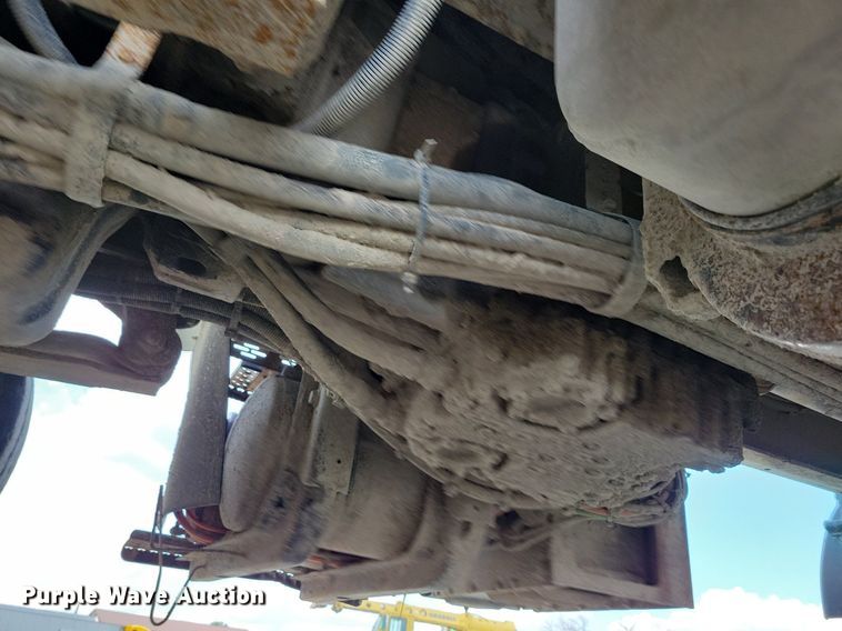 image for item IQ9921 2014 International WorkStar 7400  dump truck