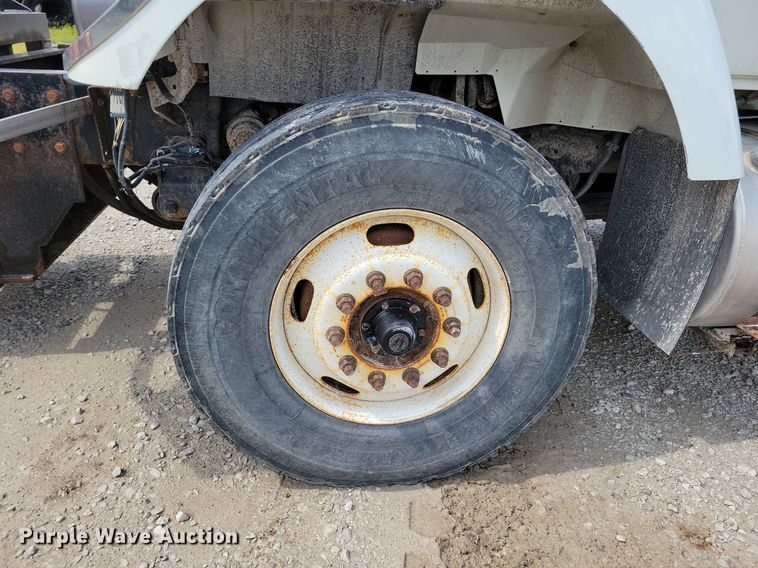 image for item IQ9921 2014 International WorkStar 7400  dump truck