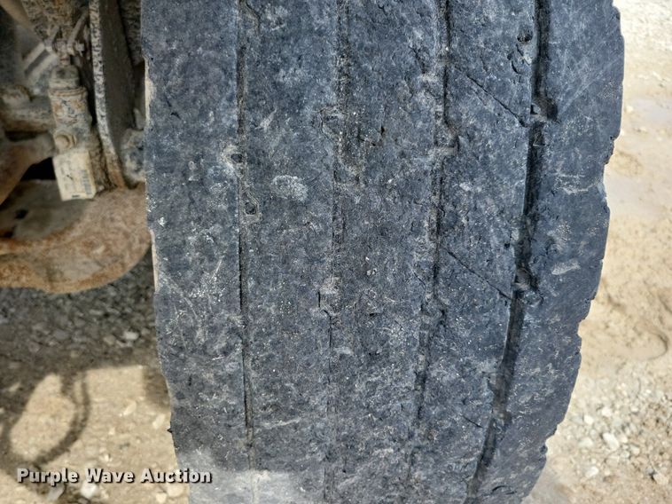 image for item IQ9921 2014 International WorkStar 7400  dump truck