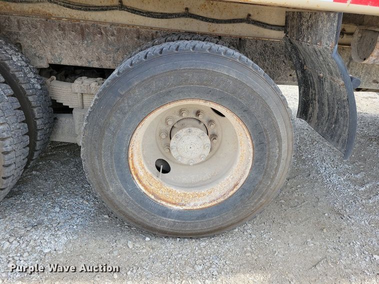 image for item IQ9921 2014 International WorkStar 7400  dump truck