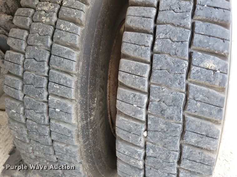 image for item IQ9921 2014 International WorkStar 7400  dump truck