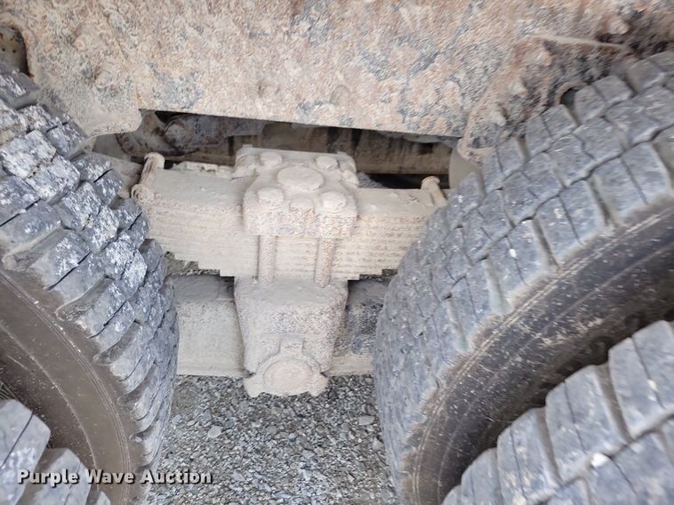 image for item IQ9921 2014 International WorkStar 7400  dump truck