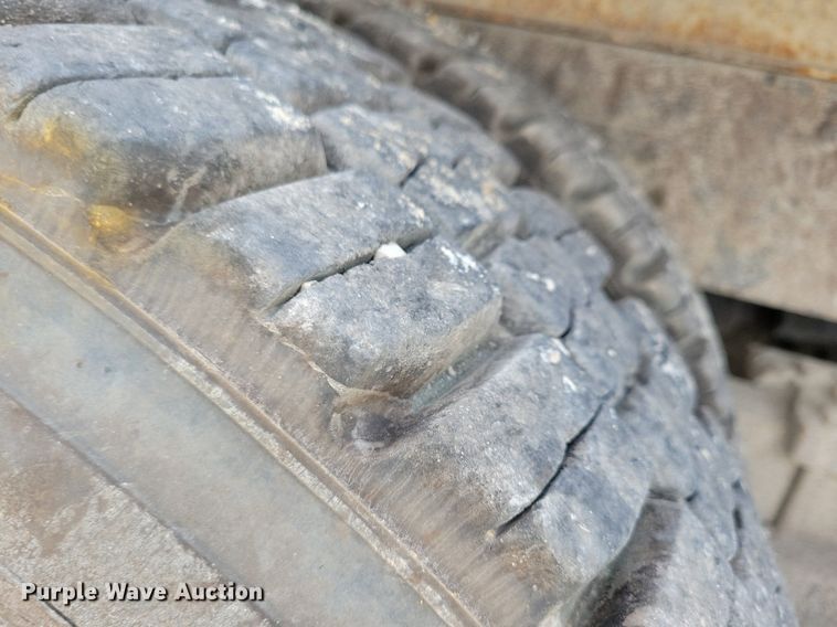 image for item IQ9921 2014 International WorkStar 7400  dump truck