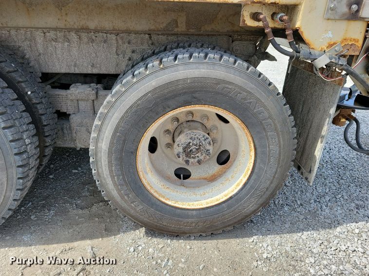 image for item IQ9921 2014 International WorkStar 7400  dump truck