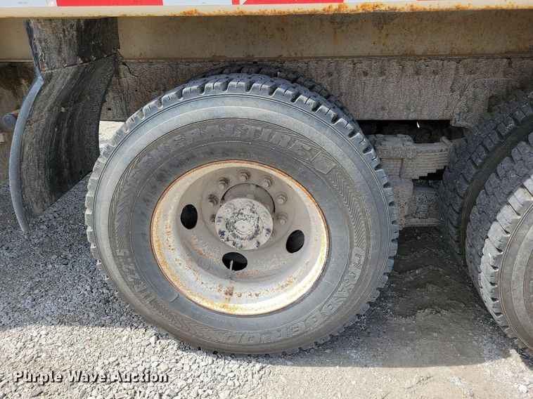 image for item IQ9921 2014 International WorkStar 7400  dump truck