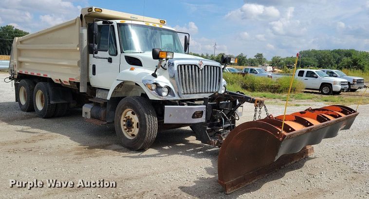 image for item IQ9922 2014 International WorkStar 7400  dump truck