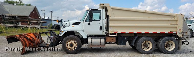 image for item IQ9922 2014 International WorkStar 7400  dump truck