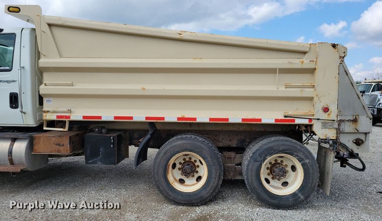 image for item IQ9922 2014 International WorkStar 7400  dump truck