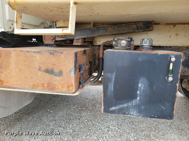 image for item IQ9922 2014 International WorkStar 7400  dump truck