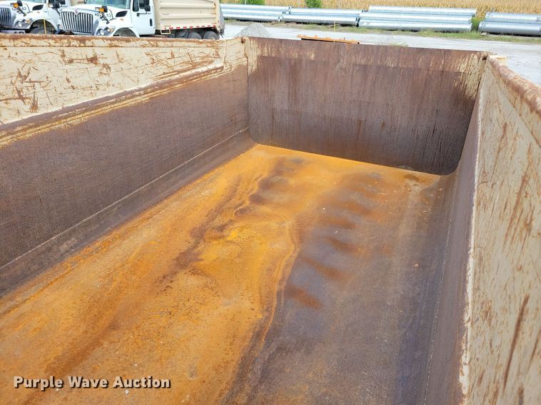 image for item IQ9922 2014 International WorkStar 7400  dump truck