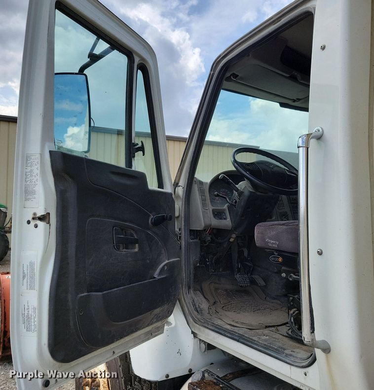 image for item IQ9922 2014 International WorkStar 7400  dump truck