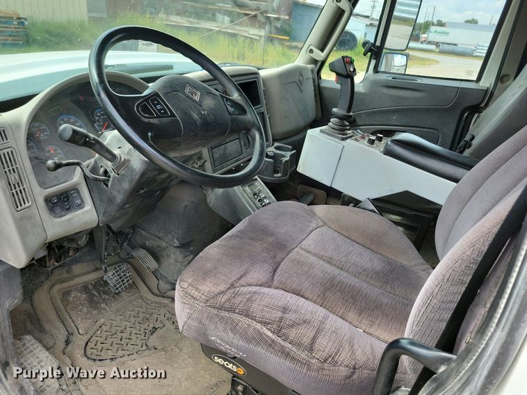 image for item IQ9922 2014 International WorkStar 7400  dump truck