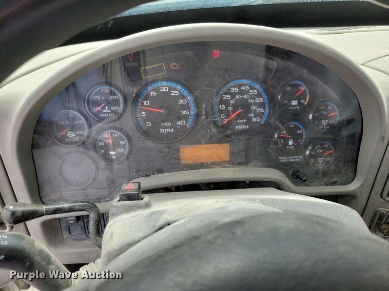 image for item IQ9922 2014 International WorkStar 7400  dump truck