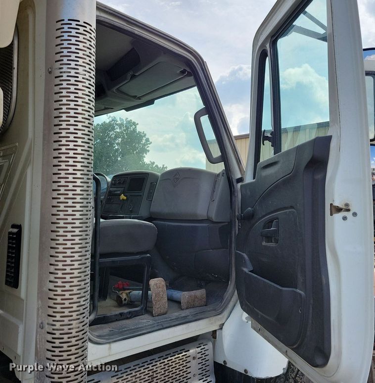 image for item IQ9922 2014 International WorkStar 7400  dump truck