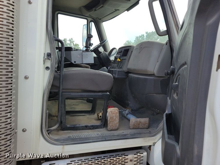 image for item IQ9922 2014 International WorkStar 7400  dump truck