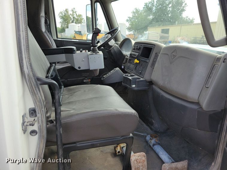 image for item IQ9922 2014 International WorkStar 7400  dump truck