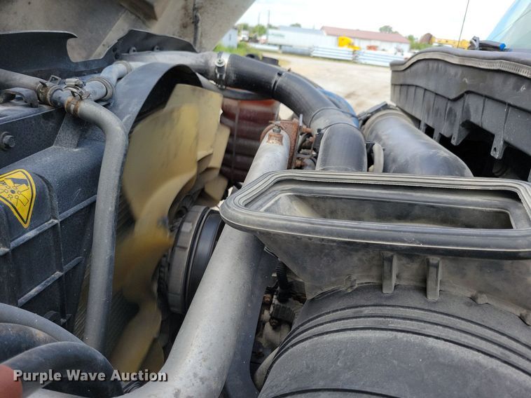 image for item IQ9922 2014 International WorkStar 7400  dump truck